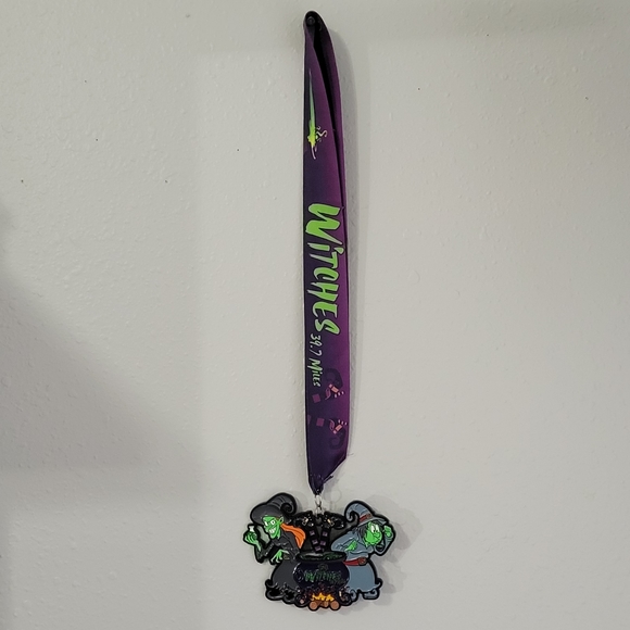 Yes.Fit - Witches 39.7 Miles Fitness Medal - Add to Your Collection - Picture 4 of 4